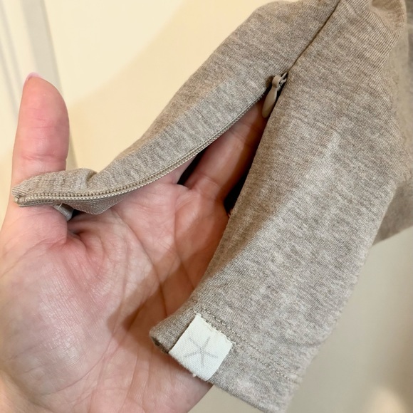 Barefoot Dreams ‘Malibu Collection’ Luxe Pullover Hoodie and Joggers - Picture 9 of 10